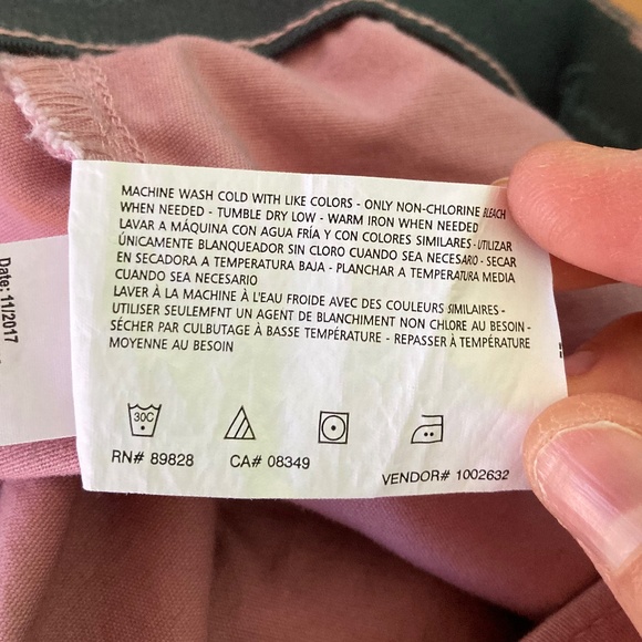 Women’s size 10 Gloria Vanderbilt pink capri pants with elastic waistband - Picture 5 of 6